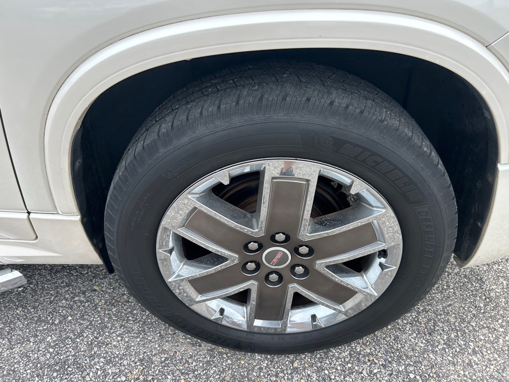2012 GMC Acadia Image 4