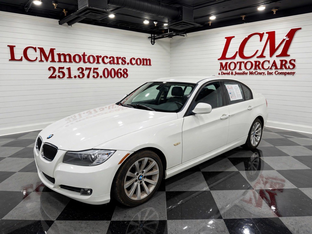 2011 BMW 3 Series Image 3