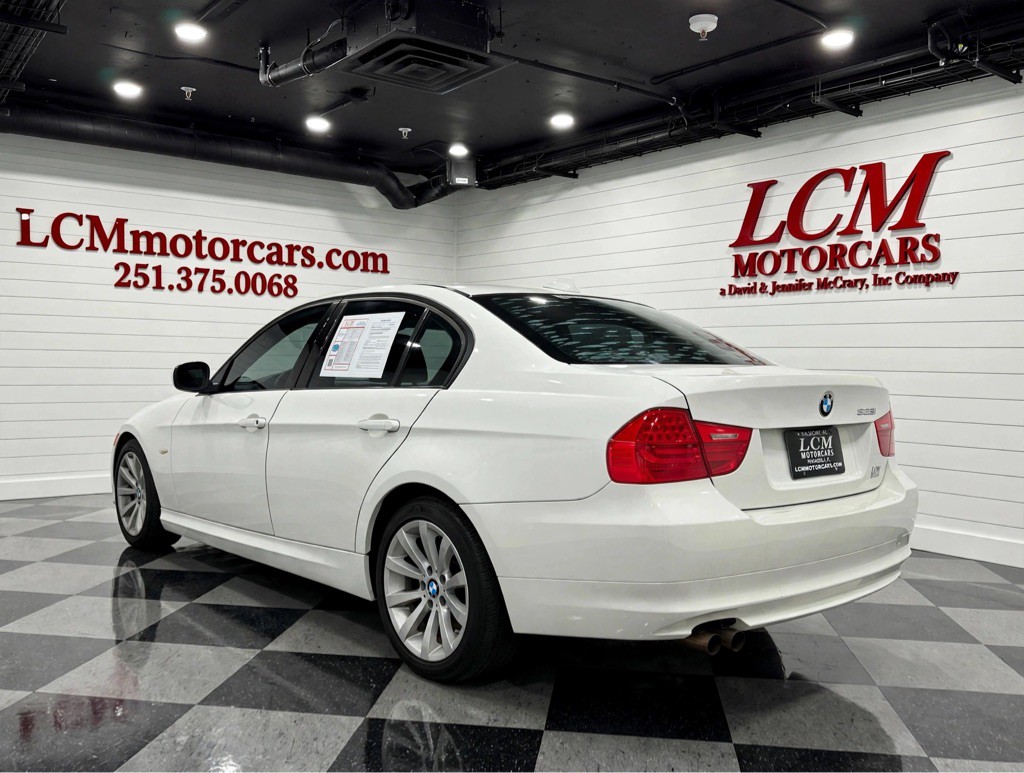 2011 BMW 3 Series Image 5