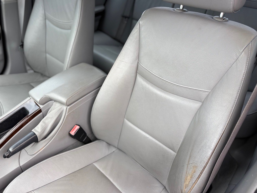 2011 BMW 3 Series Image 7