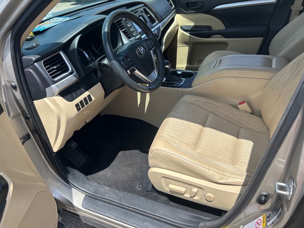 2015 Toyota Highlander Image 5