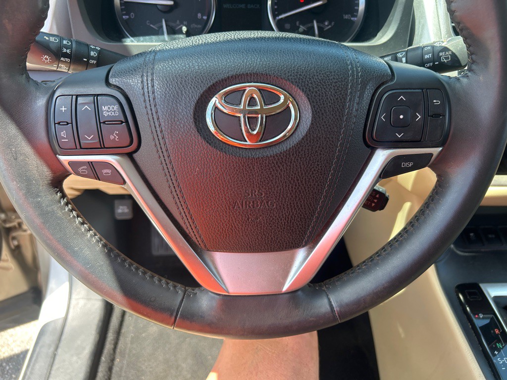 2015 Toyota Highlander Image 6