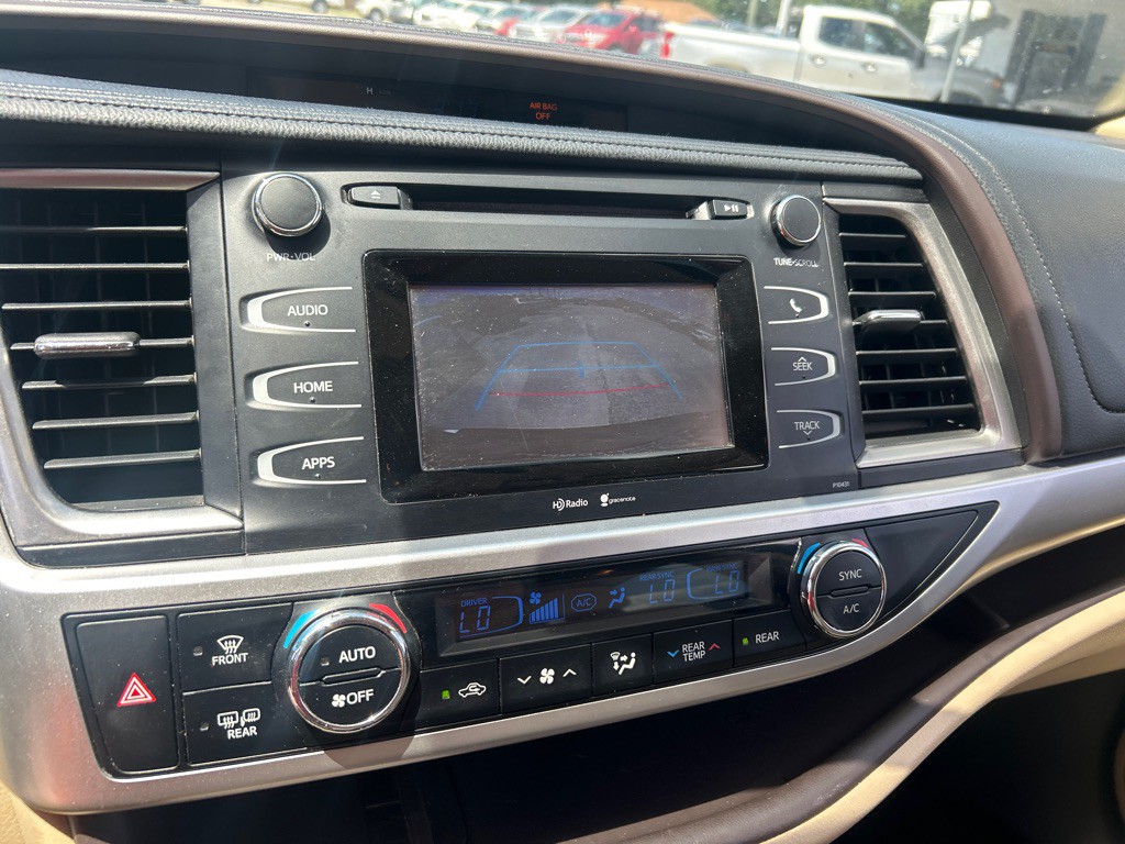 2015 Toyota Highlander Image 7