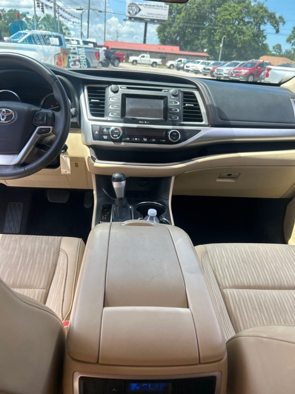 2015 Toyota Highlander Image 10