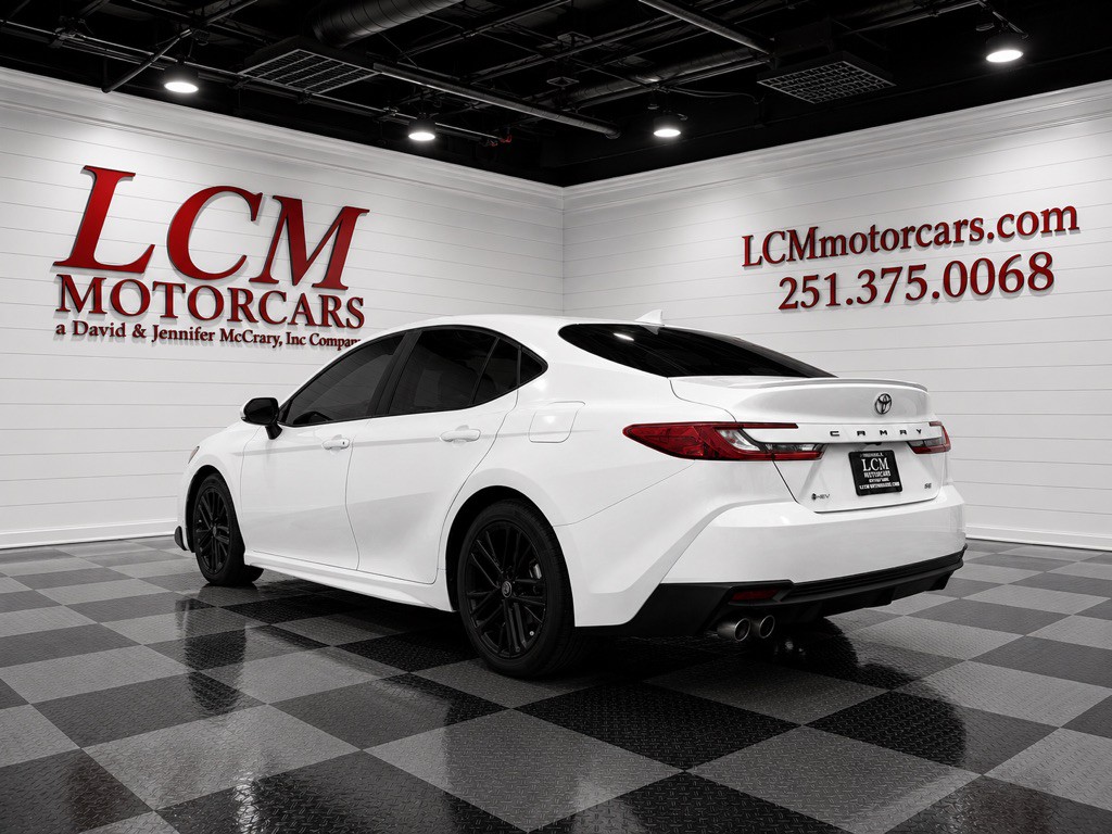 2025 Toyota Camry Image 2