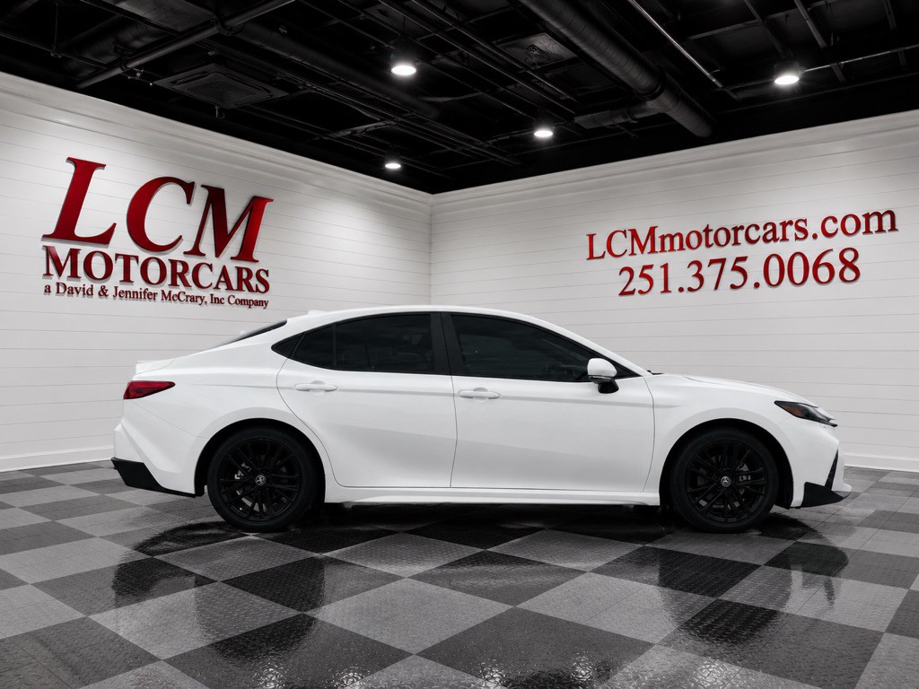 2025 Toyota Camry Image 6