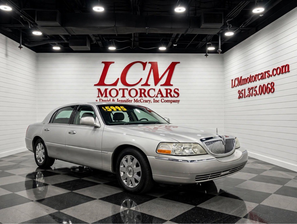2004 Lincoln Town Car Image 3