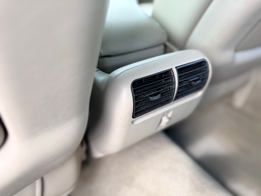 2004 Lincoln Town Car Image 15