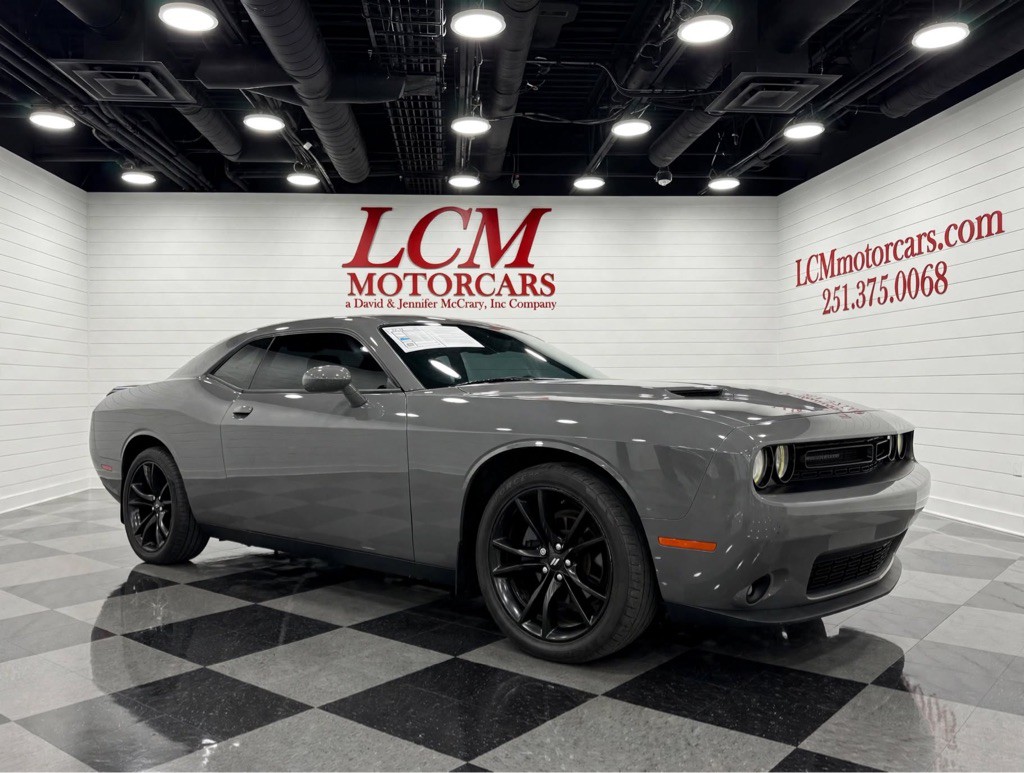 2018 Dodge Challenger Image 2