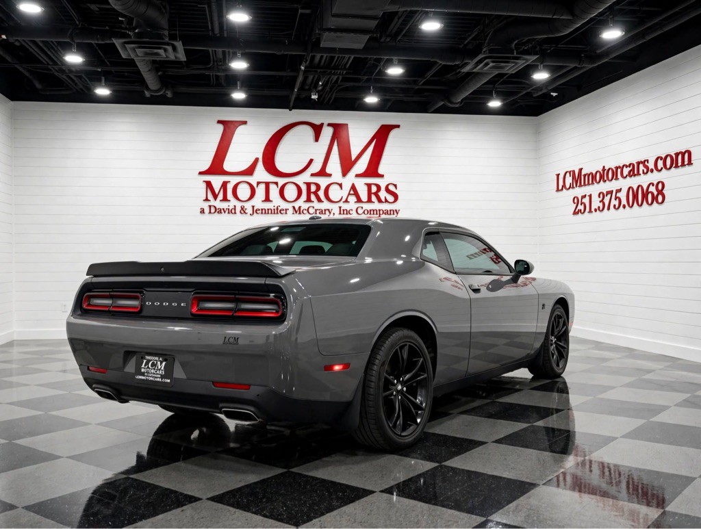 2018 Dodge Challenger Image 4