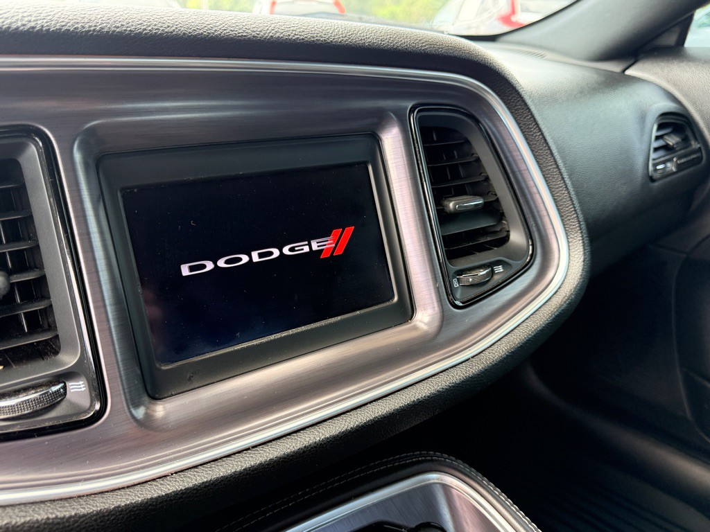2018 Dodge Challenger Image 19