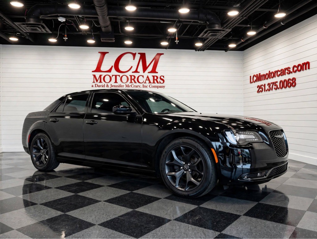 2020 Chrysler 300 Image 3