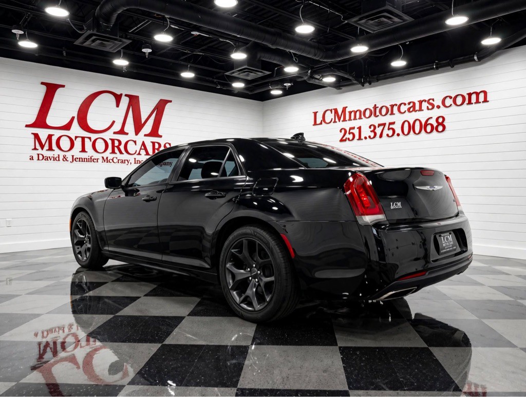 2020 Chrysler 300 Image 6