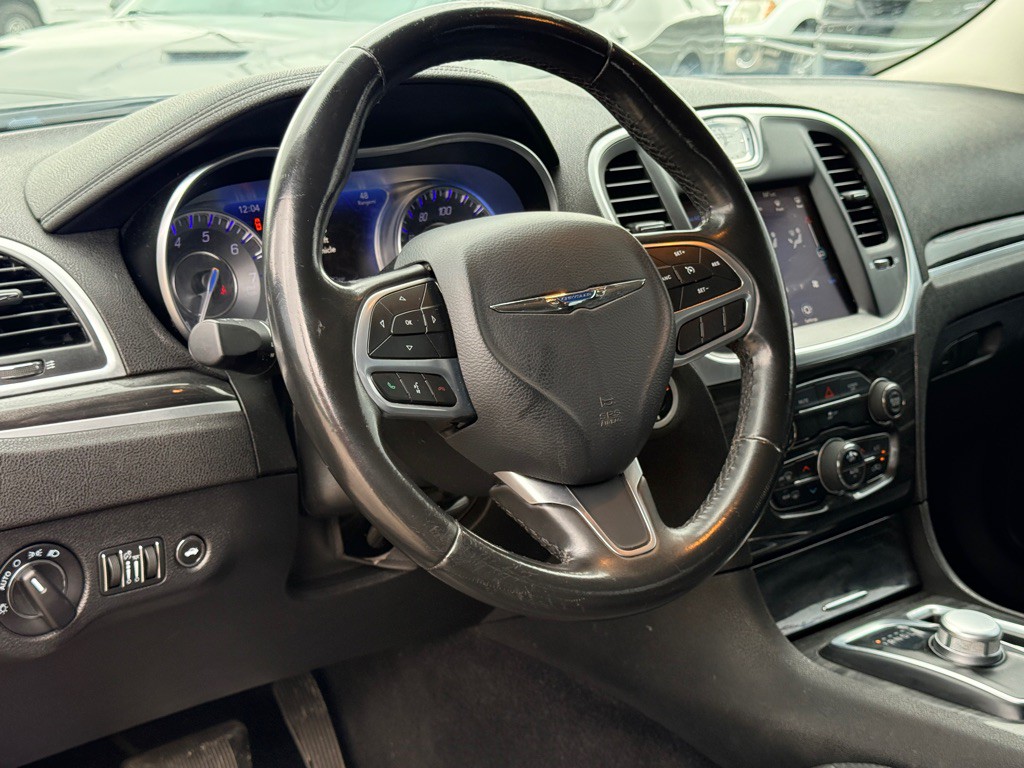 2020 Chrysler 300 Image 9