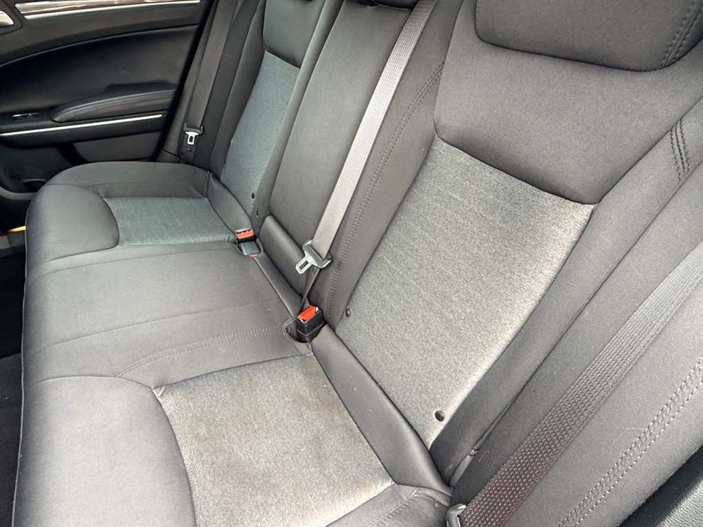 2020 Chrysler 300 Image 11