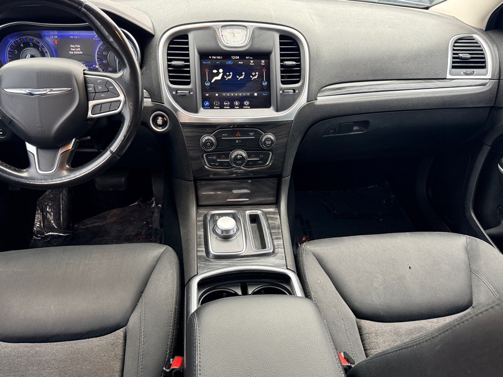 2020 Chrysler 300 Image 13