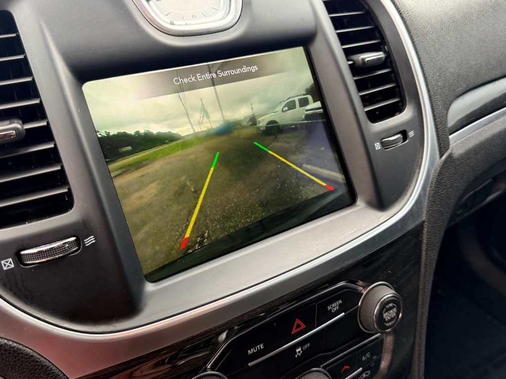 2020 Chrysler 300 Image 15