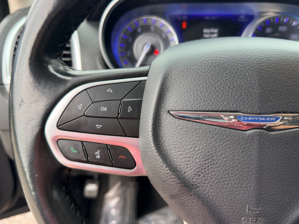 2020 Chrysler 300 Image 18
