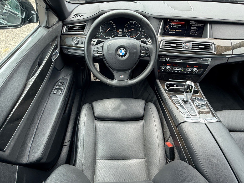 2015 BMW 7 Series Image 12