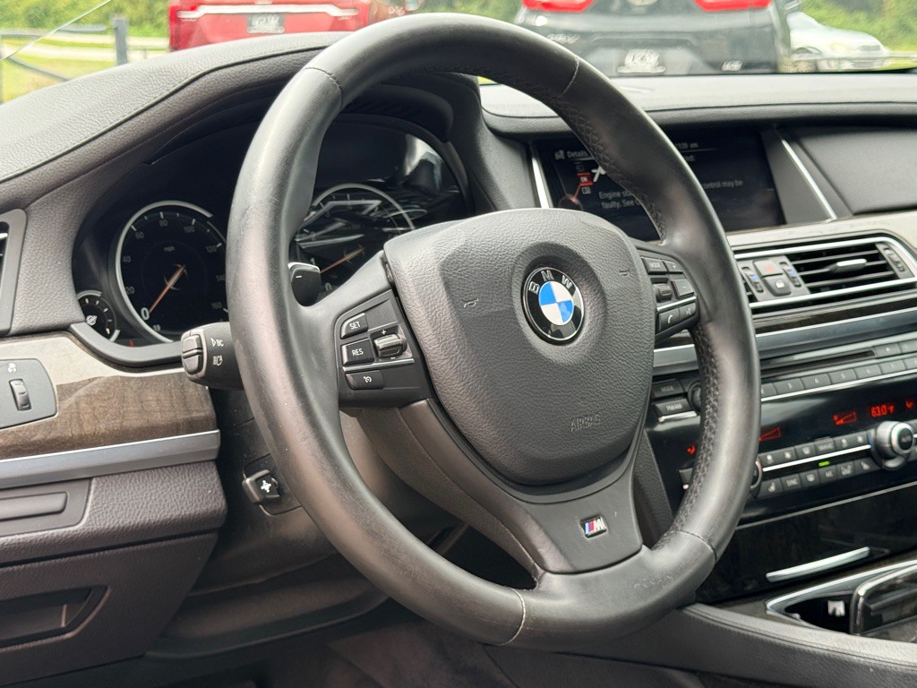 2015 BMW 7 Series Image 14