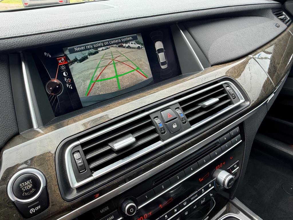 2015 BMW 7 Series Image 18