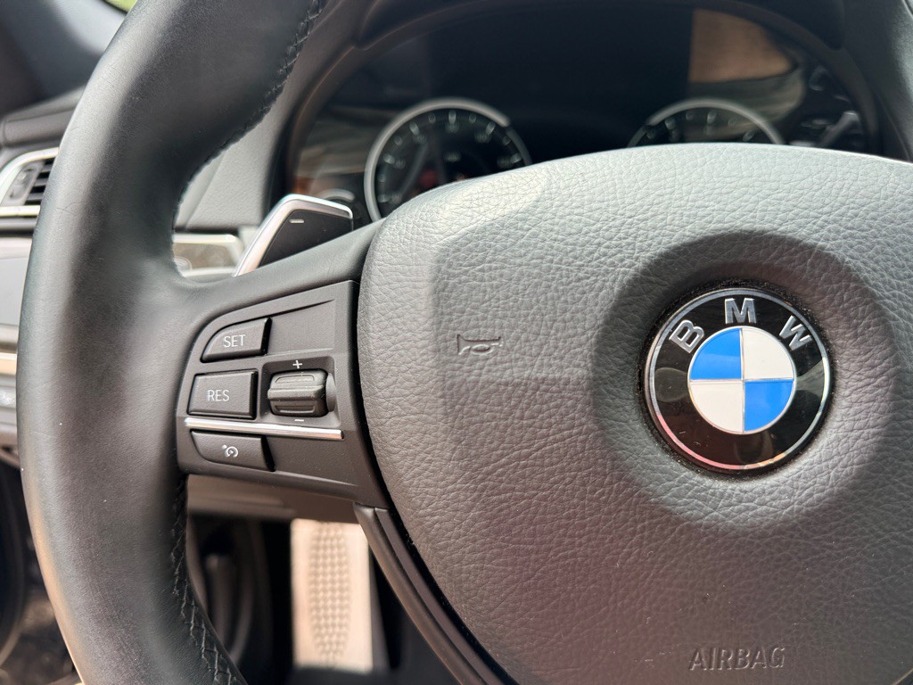 2015 BMW 7 Series Image 21
