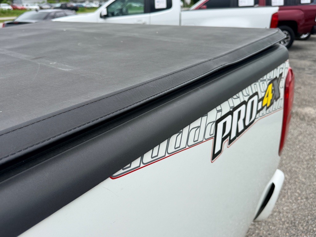 2015 Nissan Frontier Image 9