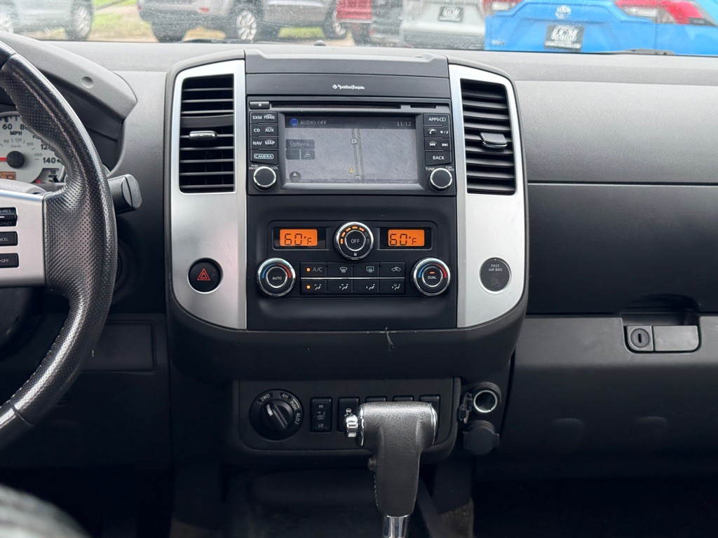 2015 Nissan Frontier Image 17