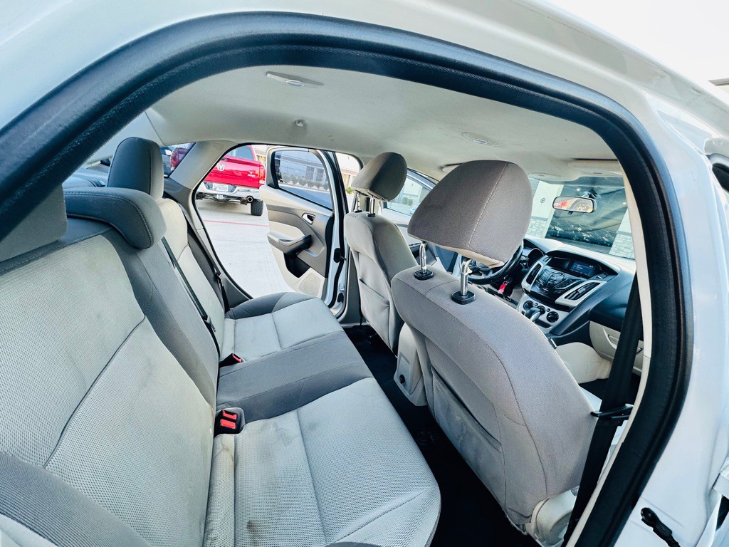 2014 Ford Focus Image 17