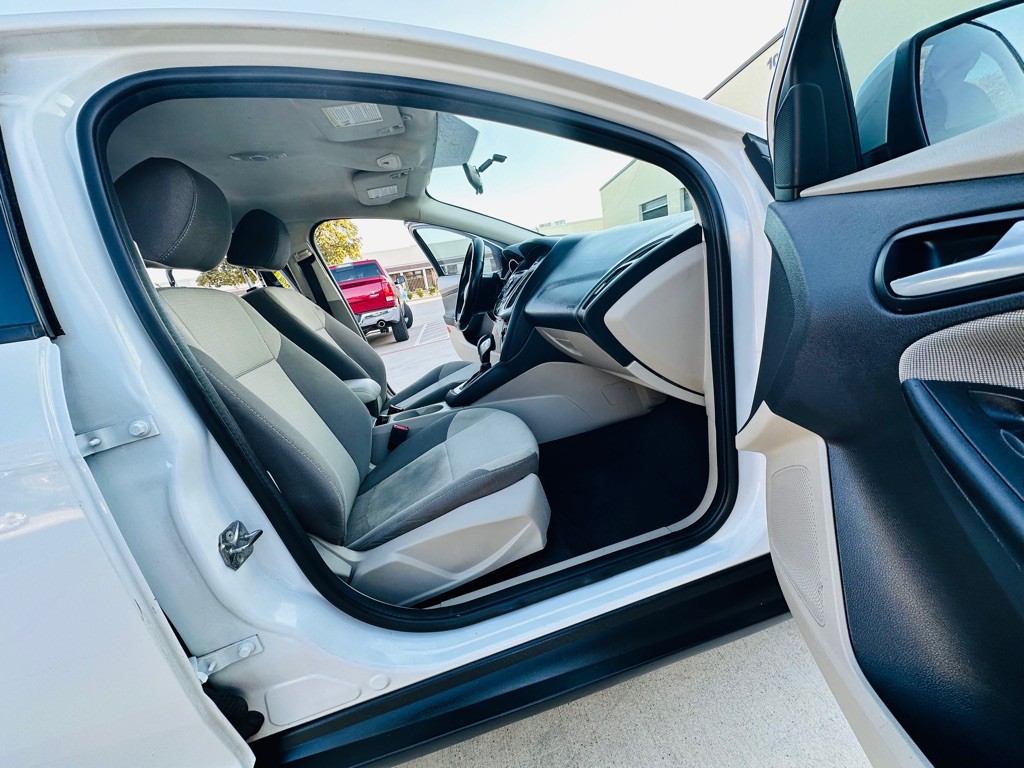 2014 Ford Focus Image 19