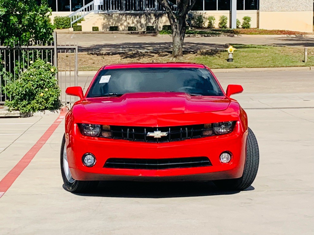 2011 Chevrolet Camaro Image 2