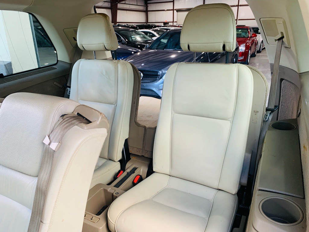 2011 Volvo XC90 Image 16