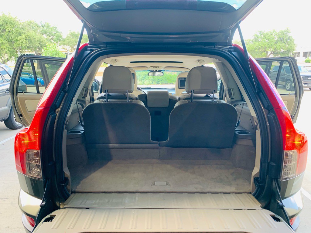 2011 Volvo XC90 Image 17