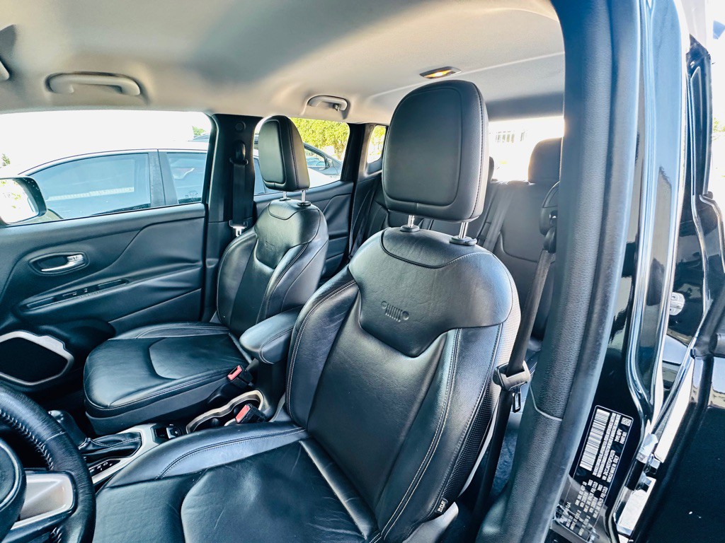2016 Jeep Renegade Image 11