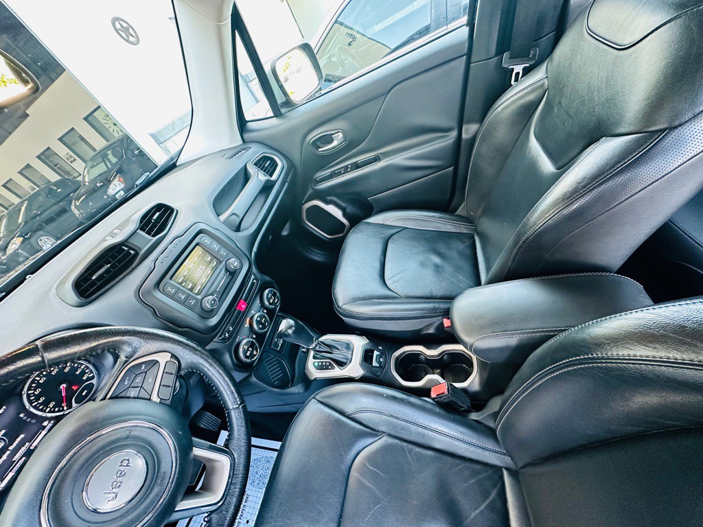 2016 Jeep Renegade Image 13