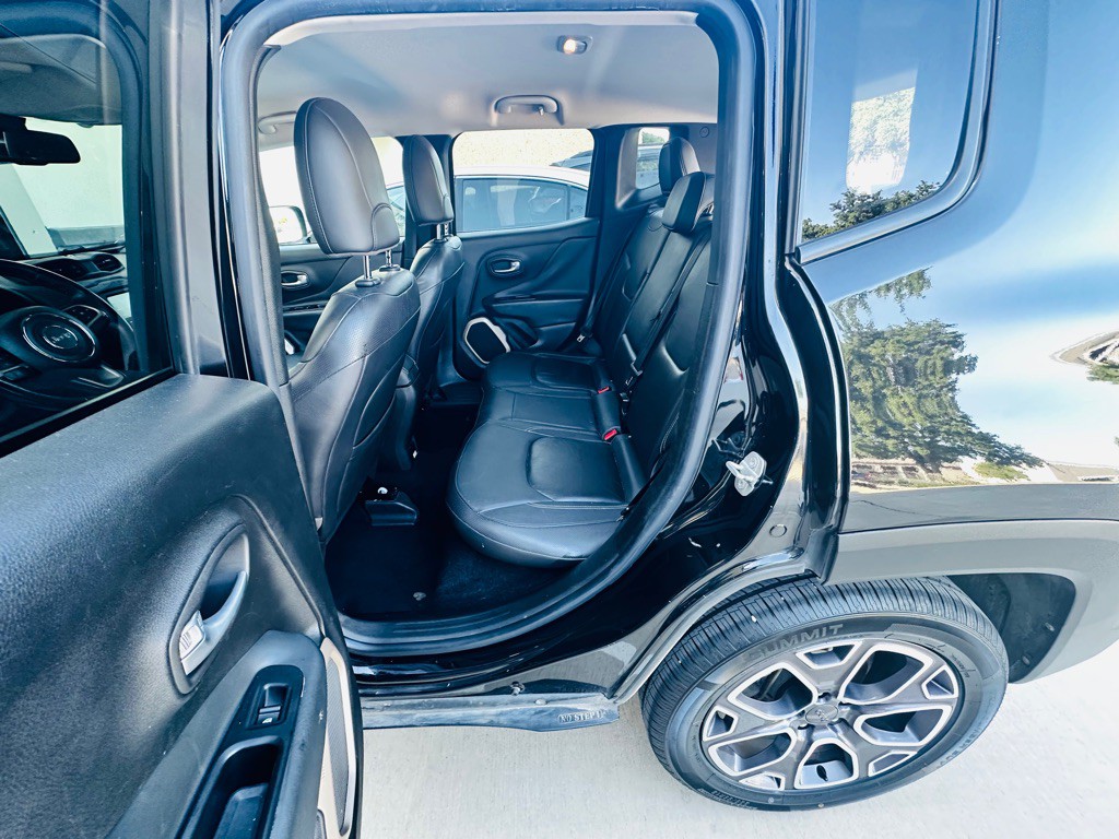 2016 Jeep Renegade Image 16