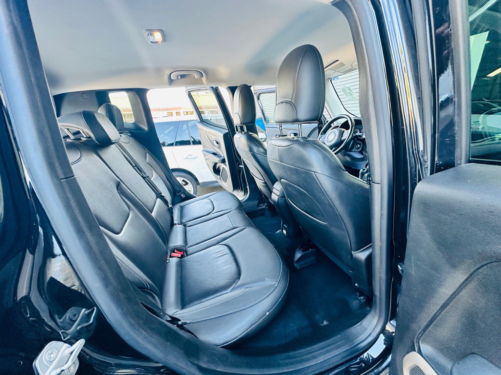 2016 Jeep Renegade Image 18