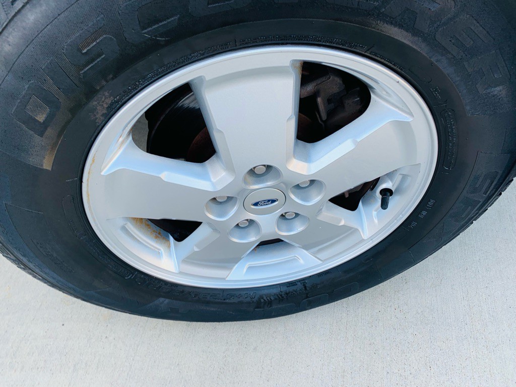 2011 Ford Escape Image 28