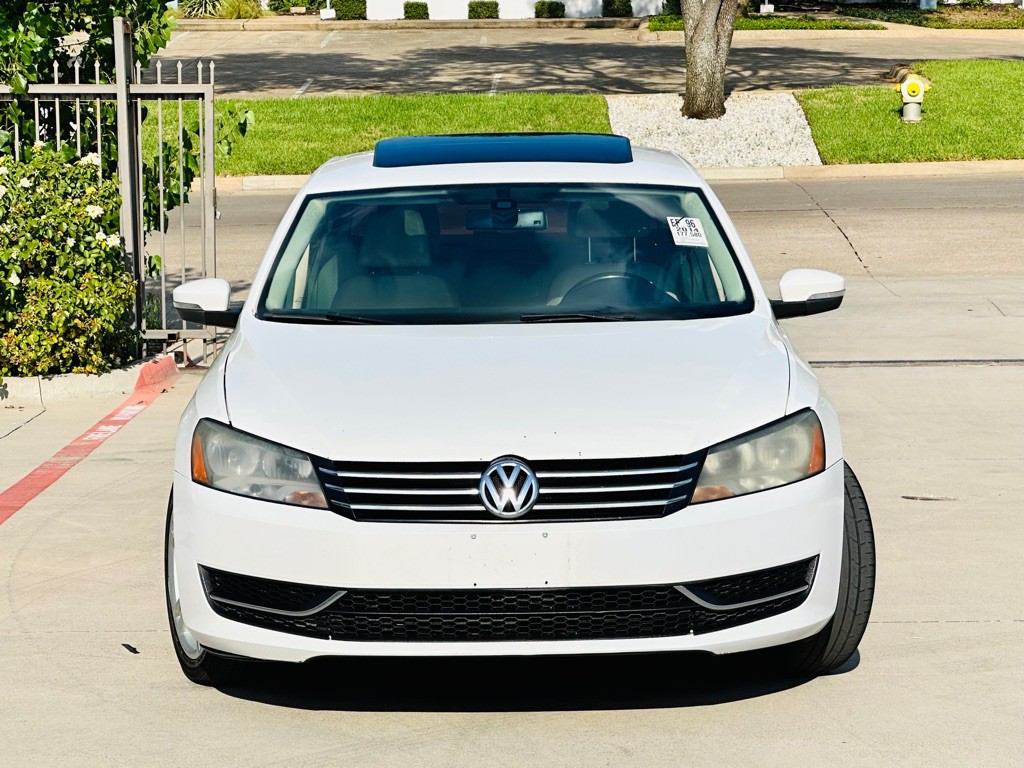 2014 Volkswagen Passat Image 2