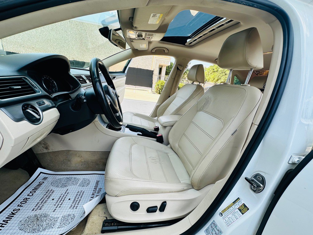 2014 Volkswagen Passat Image 11