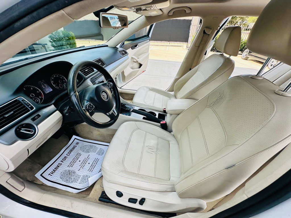 2014 Volkswagen Passat Image 12