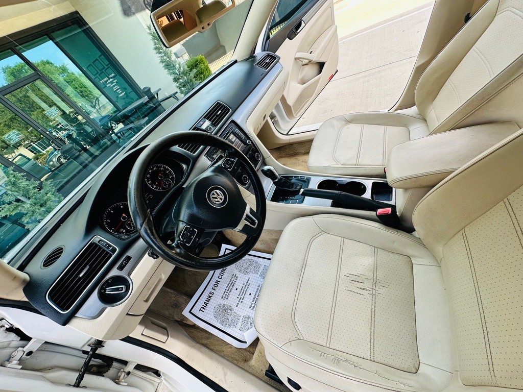 2014 Volkswagen Passat Image 13