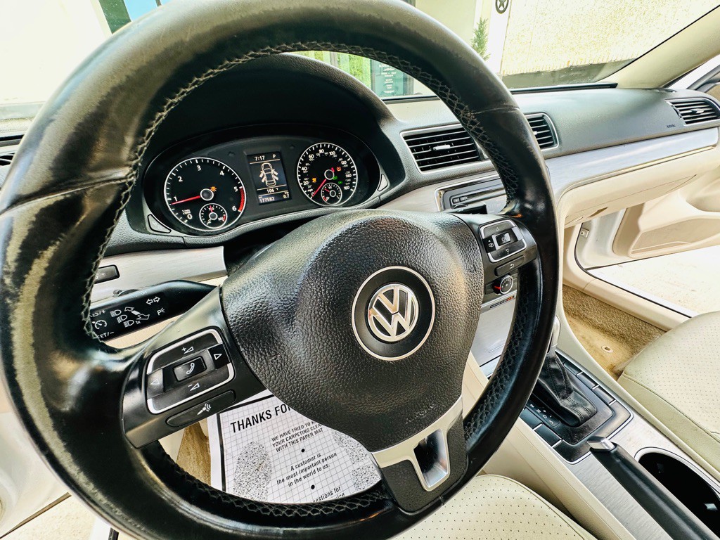 2014 Volkswagen Passat Image 14