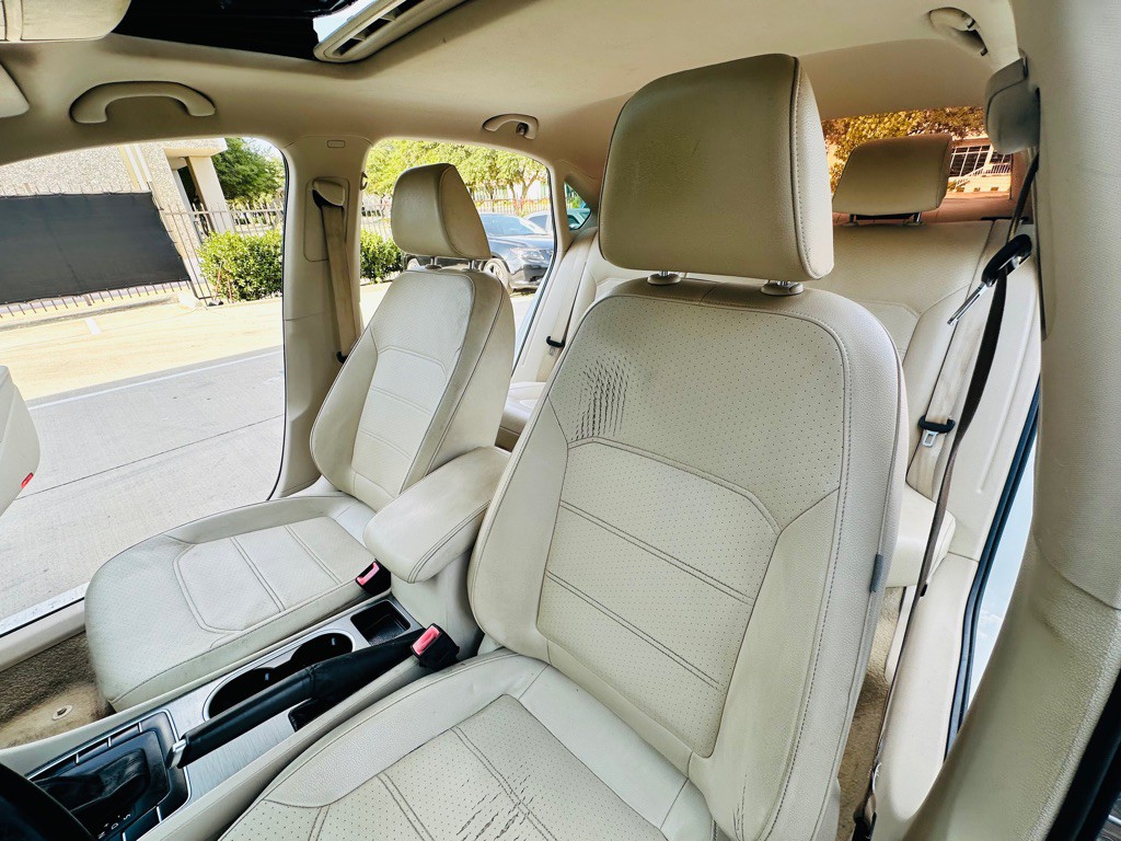 2014 Volkswagen Passat Image 15