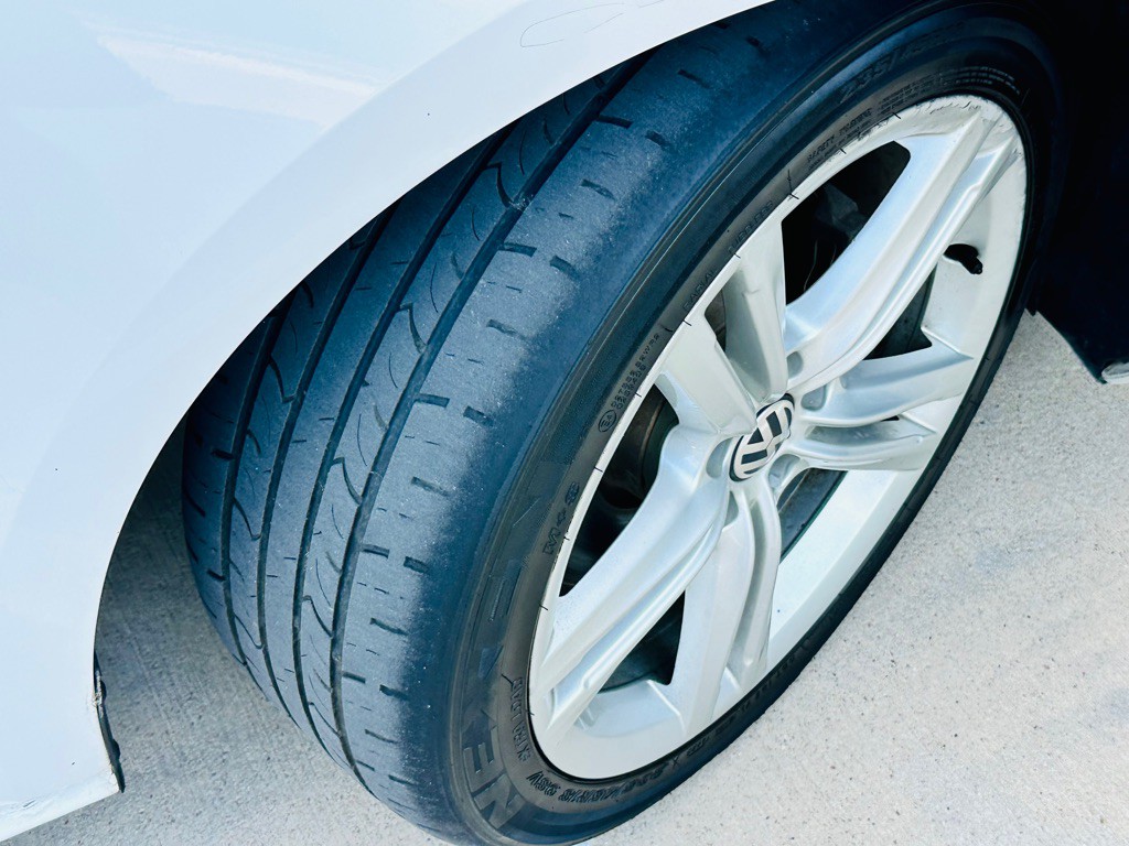2014 Volkswagen Passat Image 22