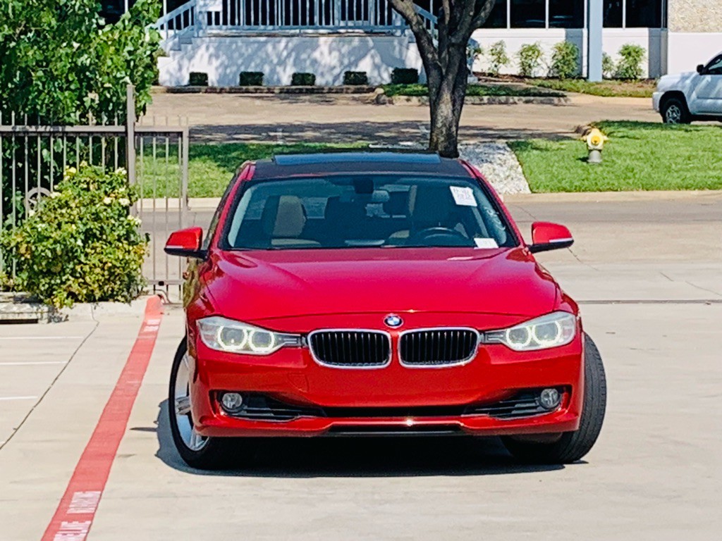 2013 BMW 3 Series Image 2