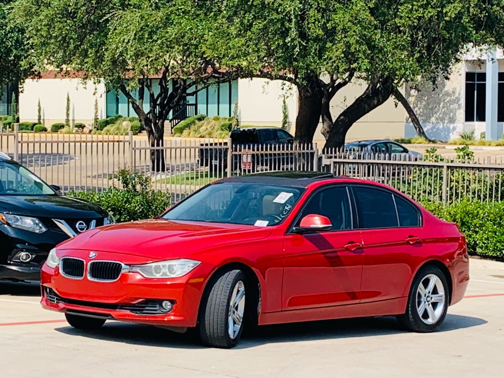 2013 BMW 3 Series Image 4