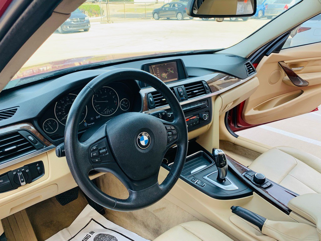 2013 BMW 3 Series Image 11