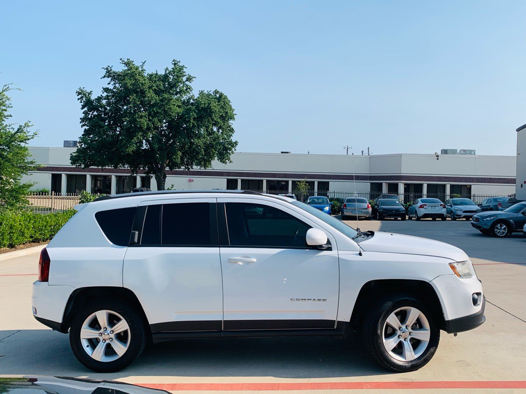 2016 Jeep Compass Image 11