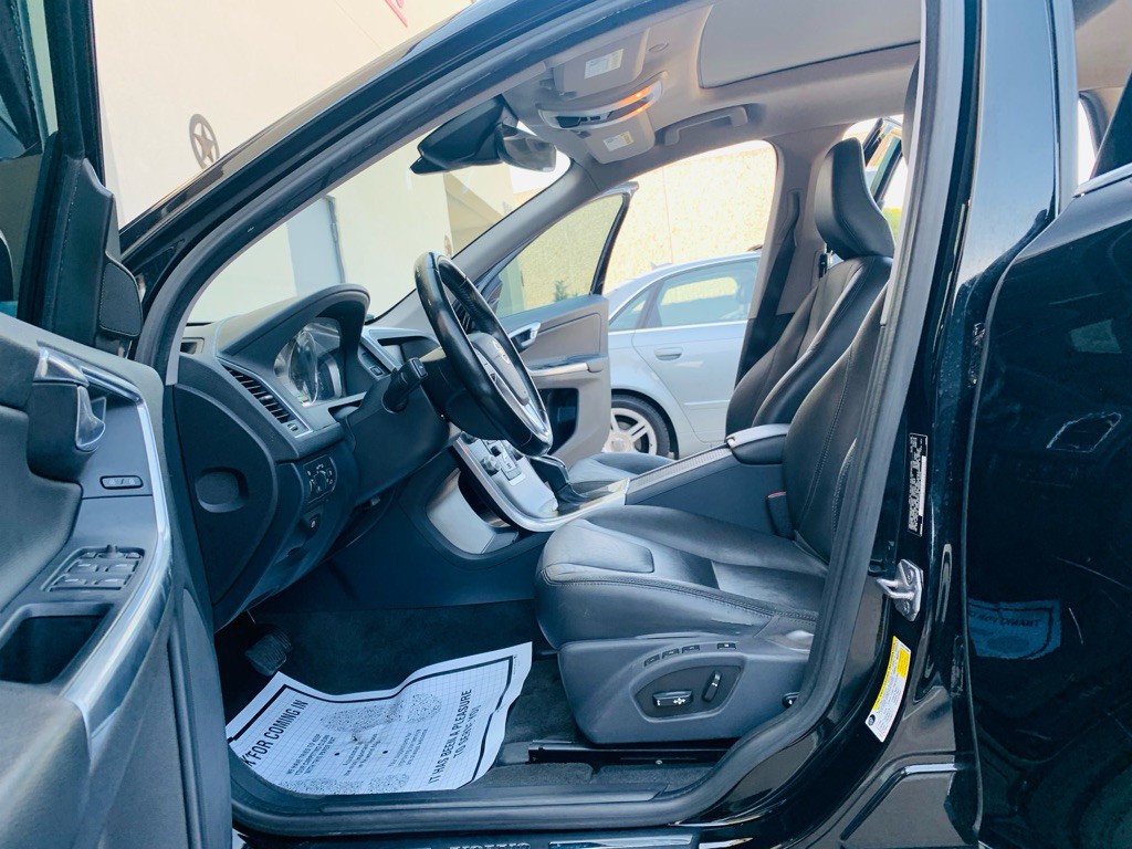 2016 Volvo XC60 Image 13